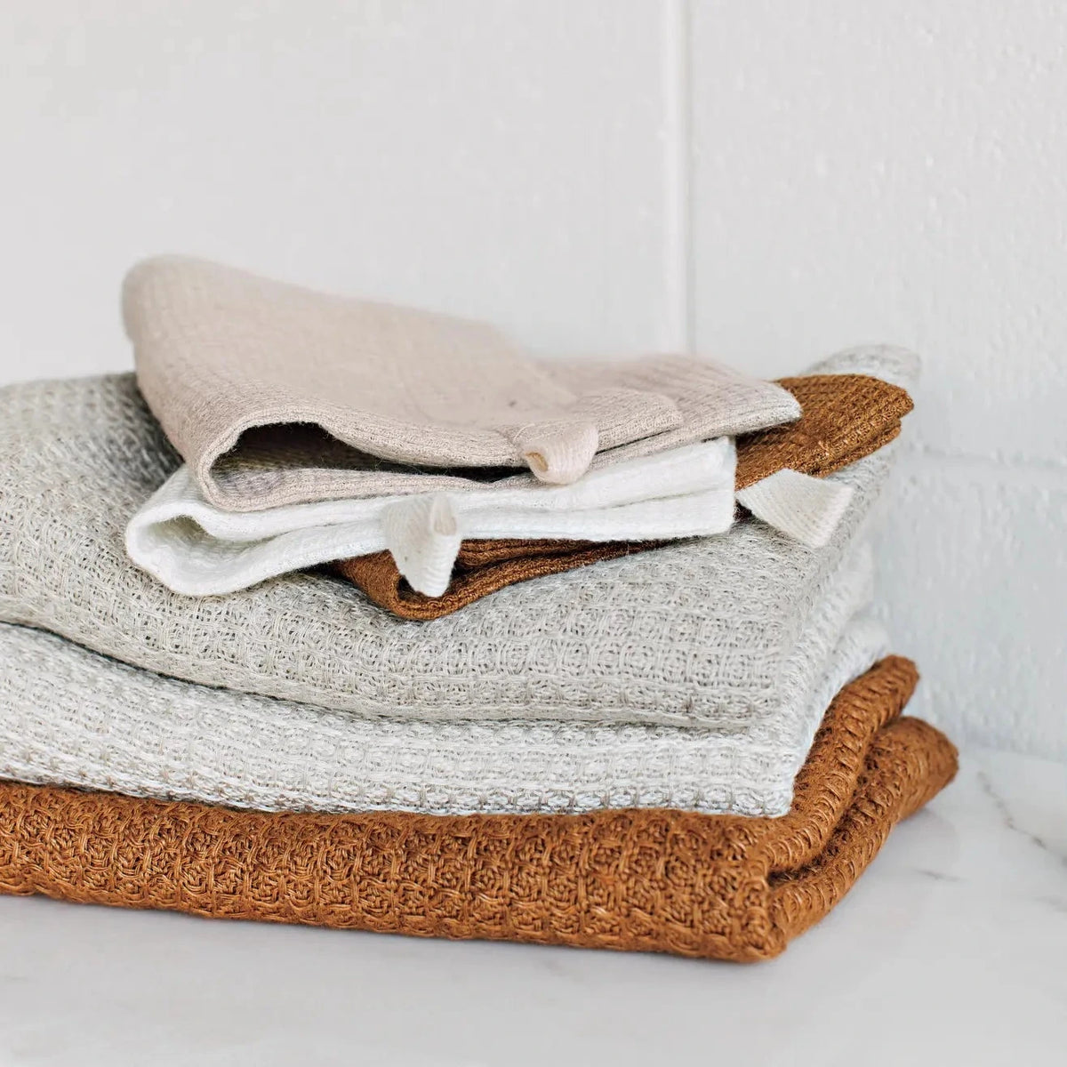 Waffle Linen Sauna Bench & Hand Towel — Chambray - Petite Thuet & Co.