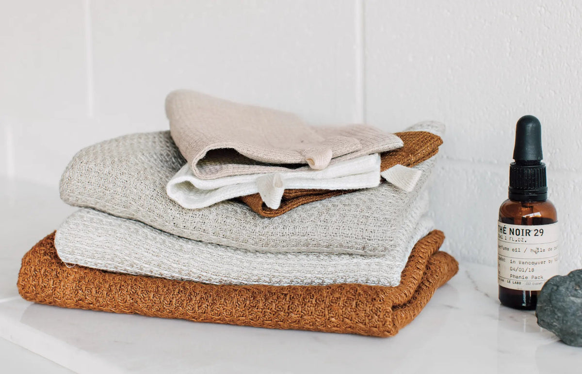 Waffle Linen Sauna Bench & Hand Towel — Chambray - Petite Thuet & Co.
